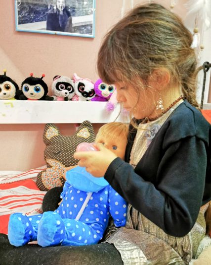 Credits Valentina Piccini - la figlia di Valentina Piccini gioca con Cicciobello Lacrime Vere