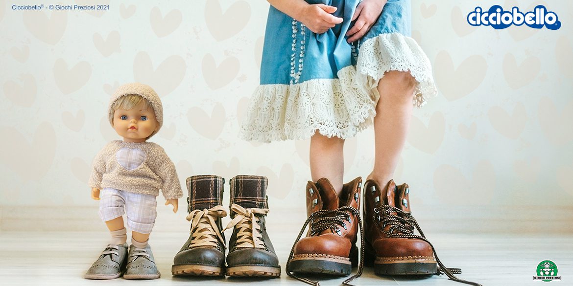 Un modello della collezione Cicciobello Elegance